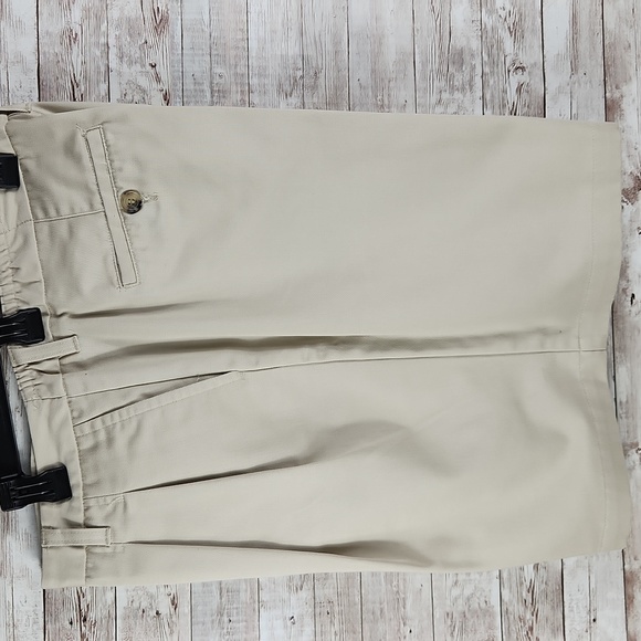 Liz Claiborne Pants - Liz Claiborne, Women's Khaki shorts, length 20 1/2 ", great condition, Sz 18W